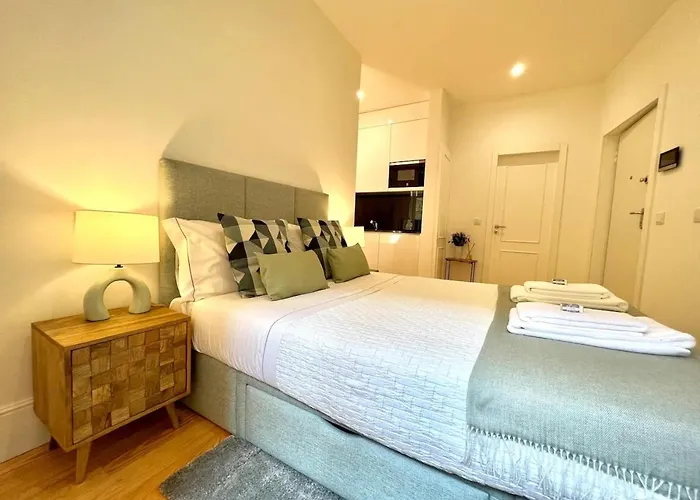 The House - Charming *