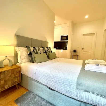 The House - Charming *